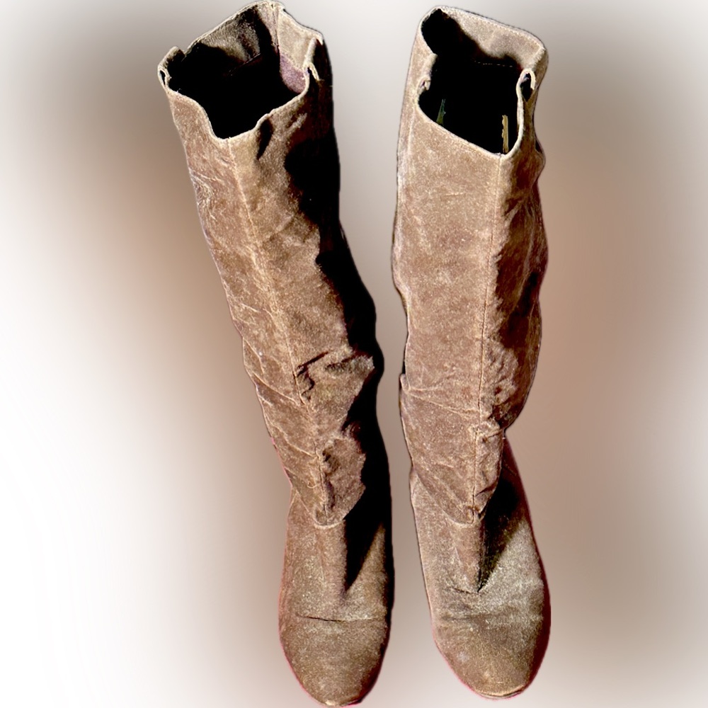 70s throwback brown suede boots